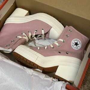 New in box Converse Platform Shoes